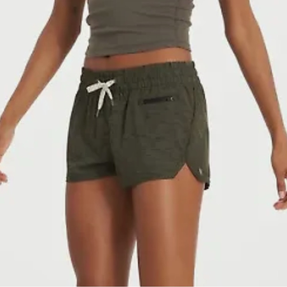 Vuori Dark Green Women's Athletic Shorts - Clementine